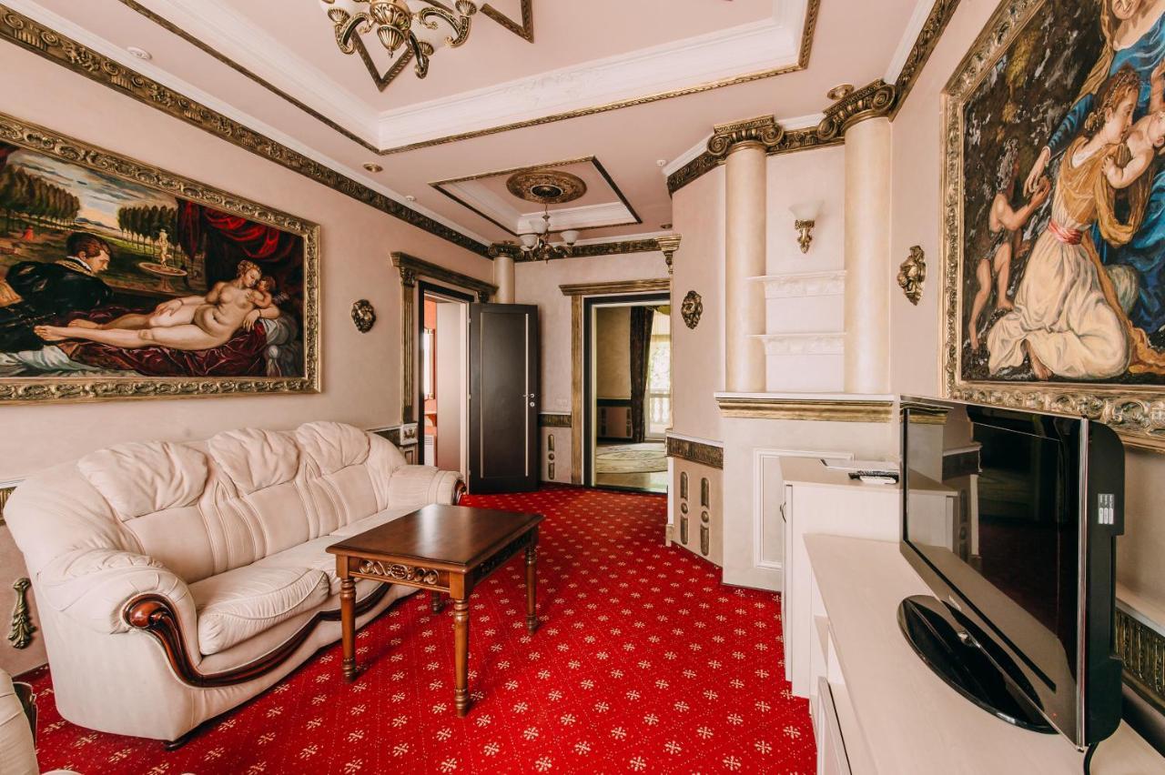 Urartu Hotel Kharkiv Exterior photo
