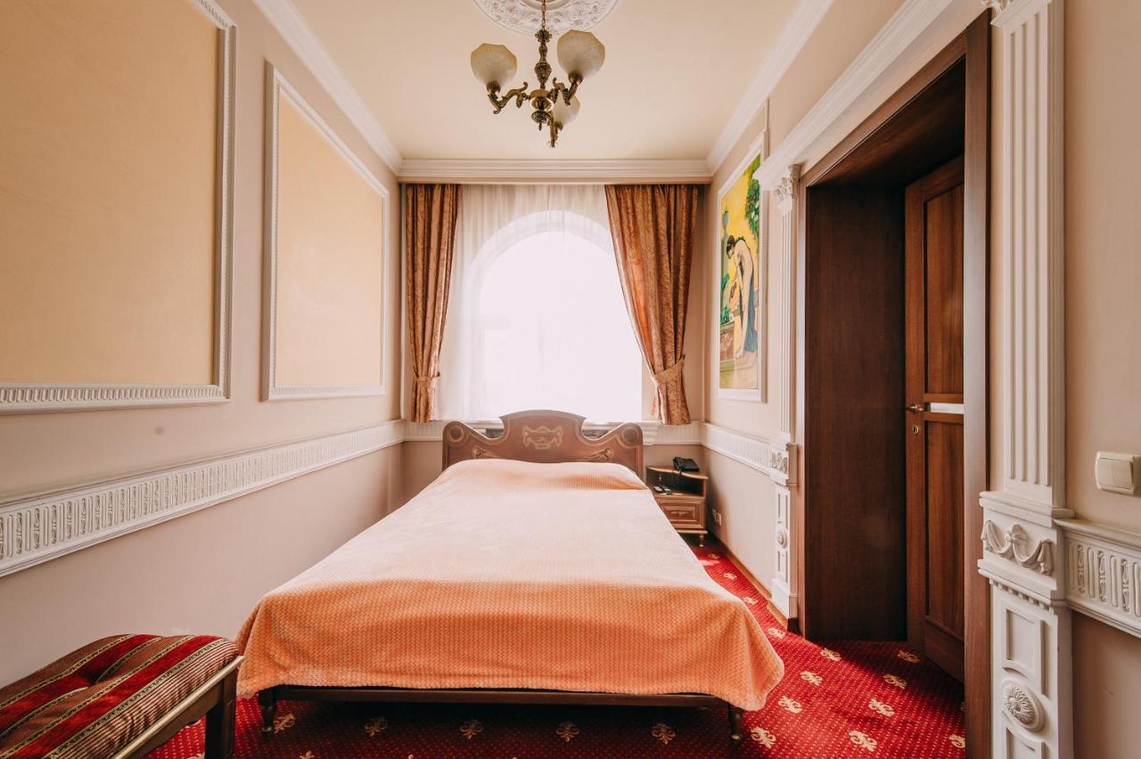 Urartu Hotel Kharkiv Exterior photo