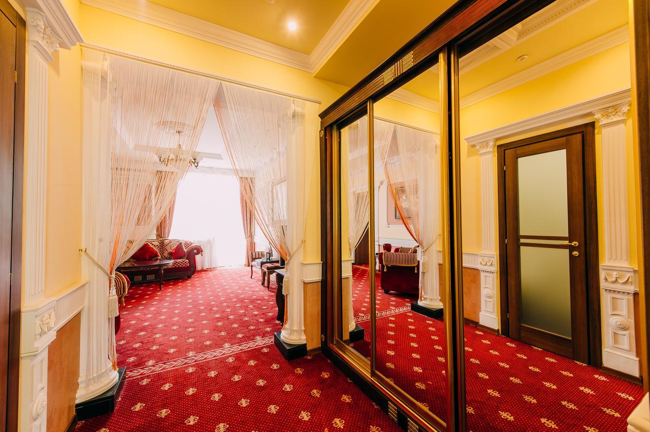 Urartu Hotel Kharkiv Exterior photo