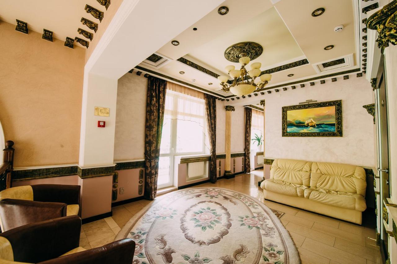 Urartu Hotel Kharkiv Exterior photo