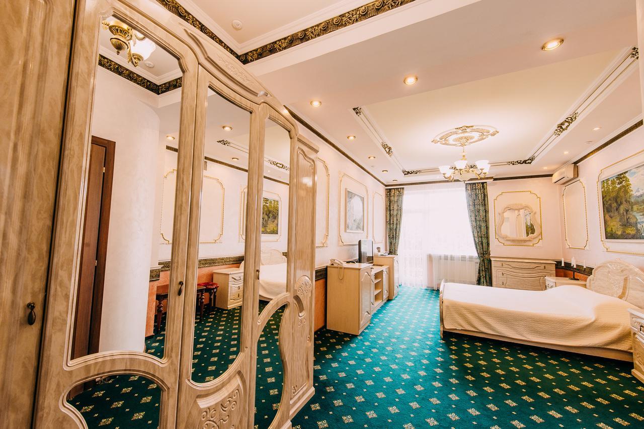 Urartu Hotel Kharkiv Exterior photo